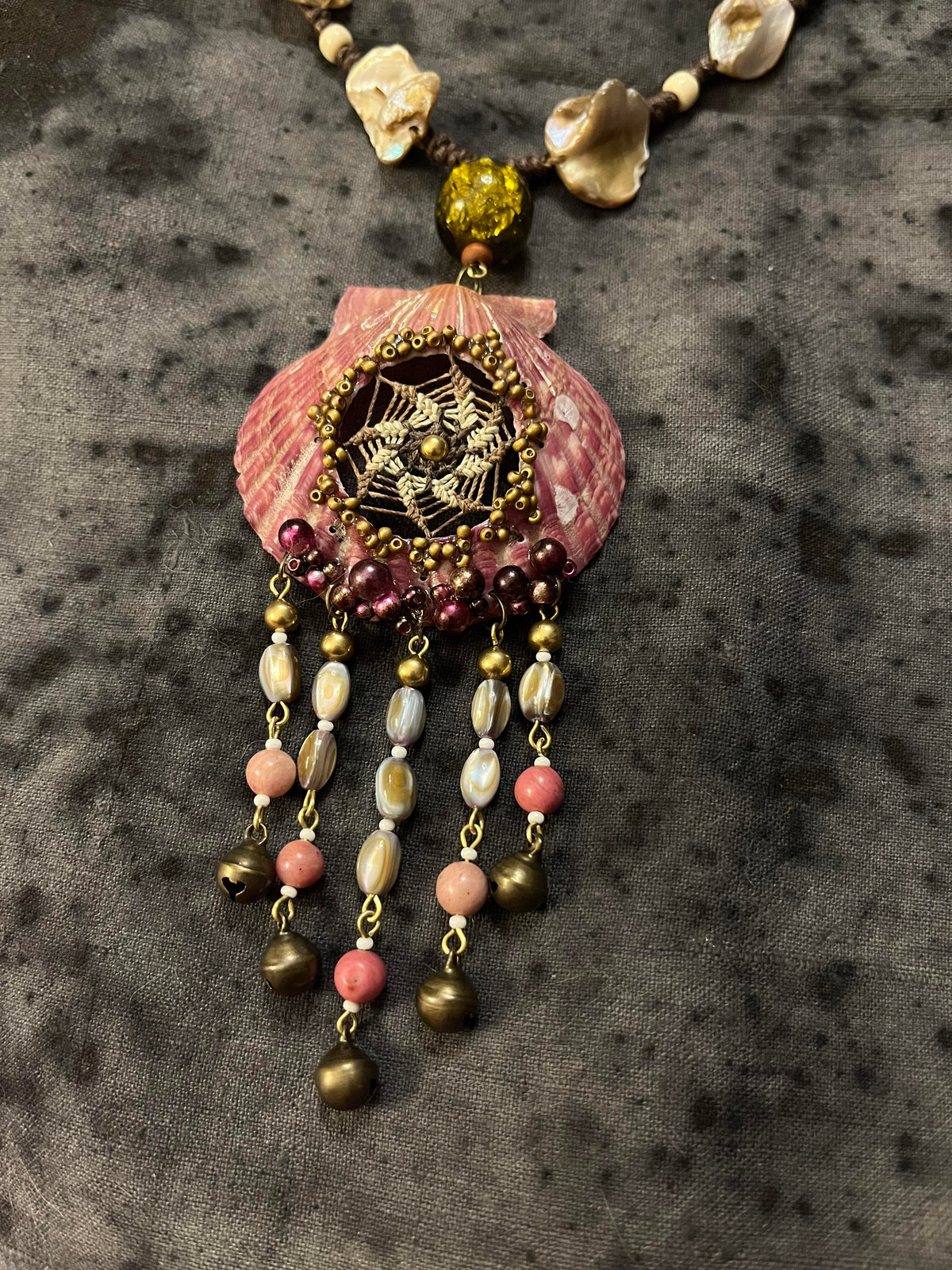 Ethnic Tribal Style Colorful Shell Openwork Woven Natural Stone Pendant Necklace