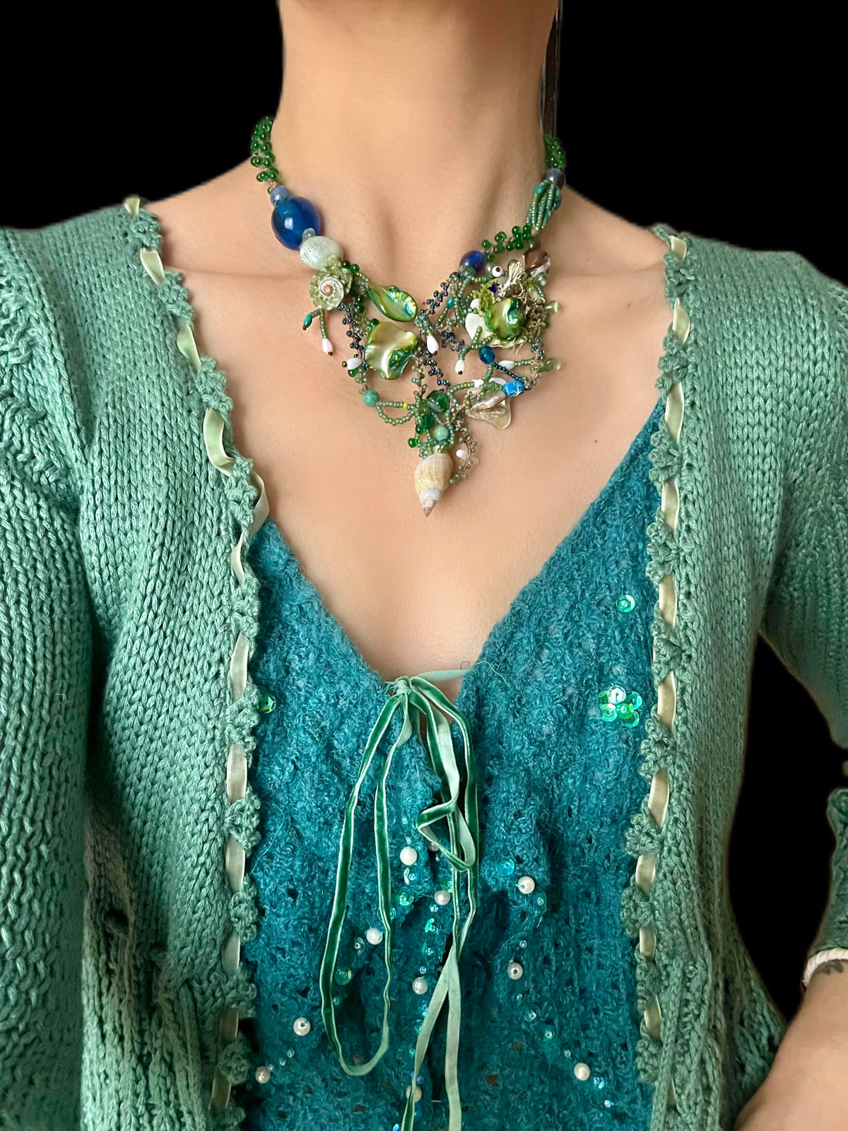 Earth Green Series – Conch Pearl & Openwork Fishbone Beaded Statement Necklace