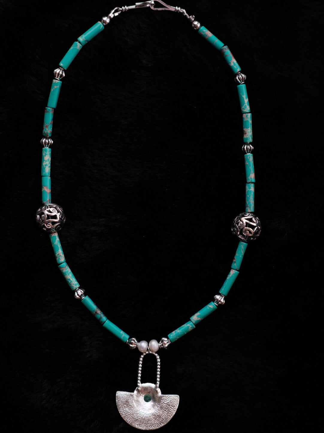 Tribal Malachite & Silver Fan Pendant Necklace – Earth’s Ancient Elegance